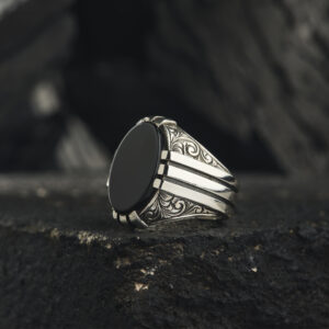 Siyah Taşlı Yüzük Modeli