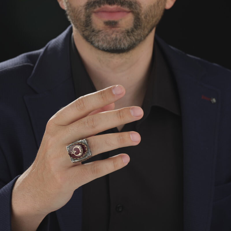 Kırmızı Ayyıldız Taşlı Yüzük