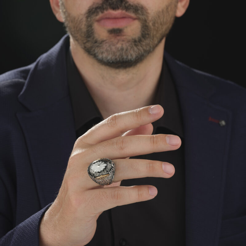 Siyah Kakma Taşlı Yüzük