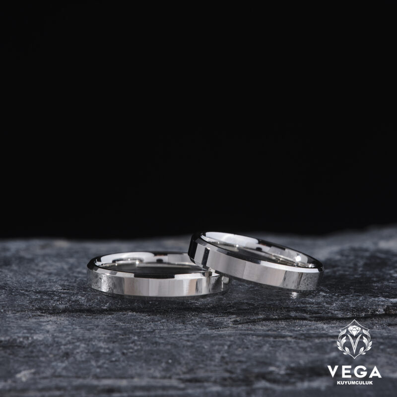 Dora  Model 4mm Alyans