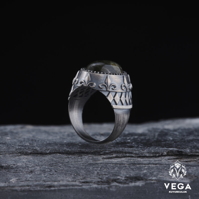 Labrodit Taşlı Yüzük