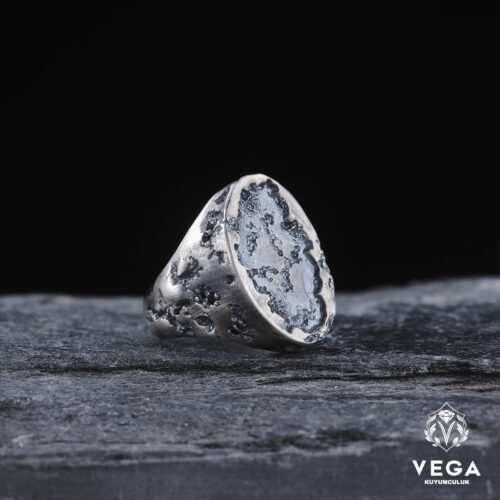 VEGA-HAZIRAN-20239556-copy.jpg Kaya Desen Gümüş Yüzük