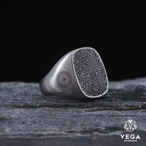 VEGA-HAZIRAN-20239566-copy.jpg Siyah Mikron Taşlı Yüzük