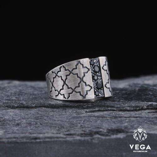 VEGA-HAZIRAN-20239572-copy.jpg Zirkon Taşlı Gümüş Yüzük