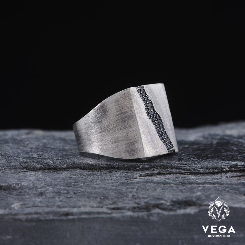 Zirkon Taşlı Gümüş Yüzük