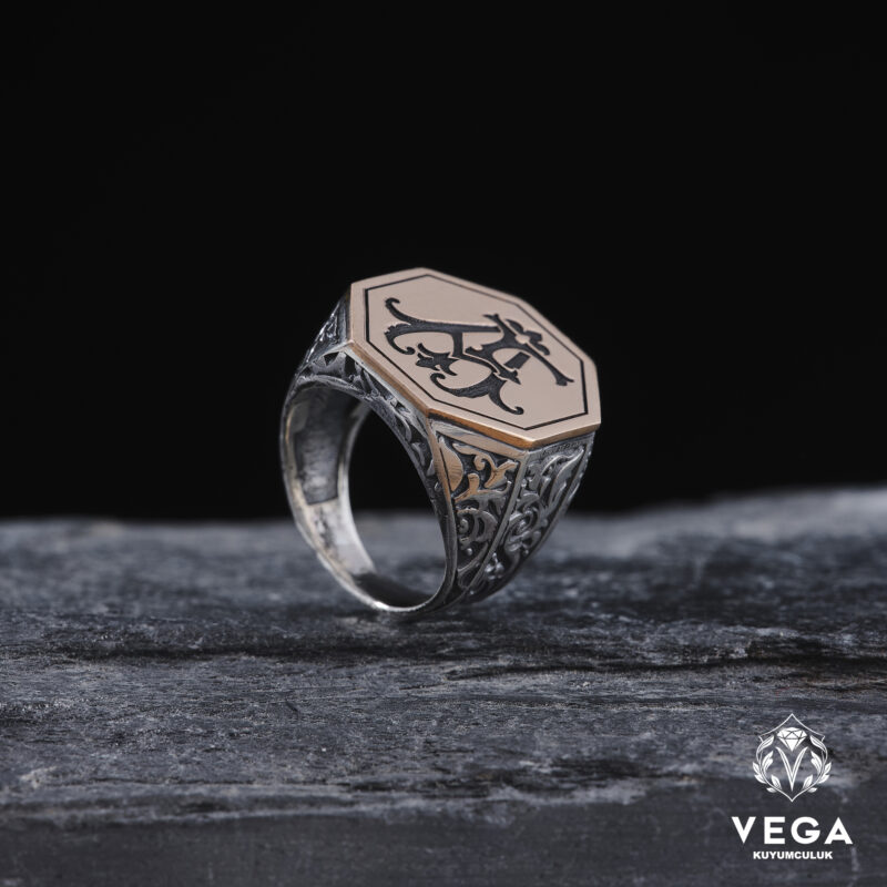 VEGA-HAZIRAN-20239623-copy.jpg Harfli Sekizgen Yüzük Modeli