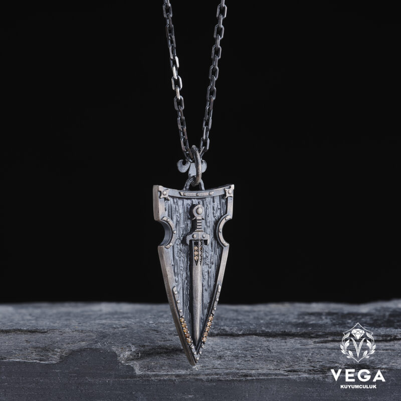 Kılıç Kalkan Kolye