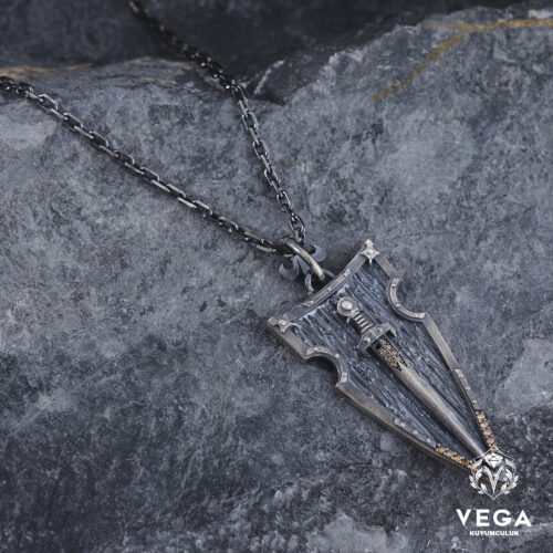 VEGA-HAZIRAN-20239704-copy.jpg Kılıç Kalkan Kolye