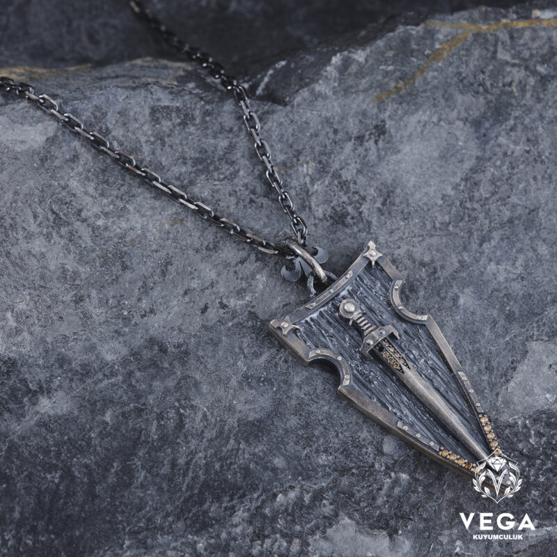 Kılıç Kalkan Kolye
