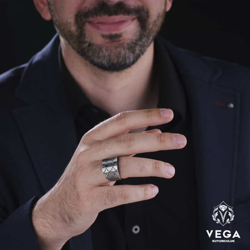 Zirkon Taşlı Gümüş Yüzük