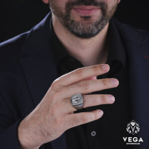 VEGA-HAZIRAN-20239794-copy.jpg Kare Zirkon Taşlı Gümüş Yüzük