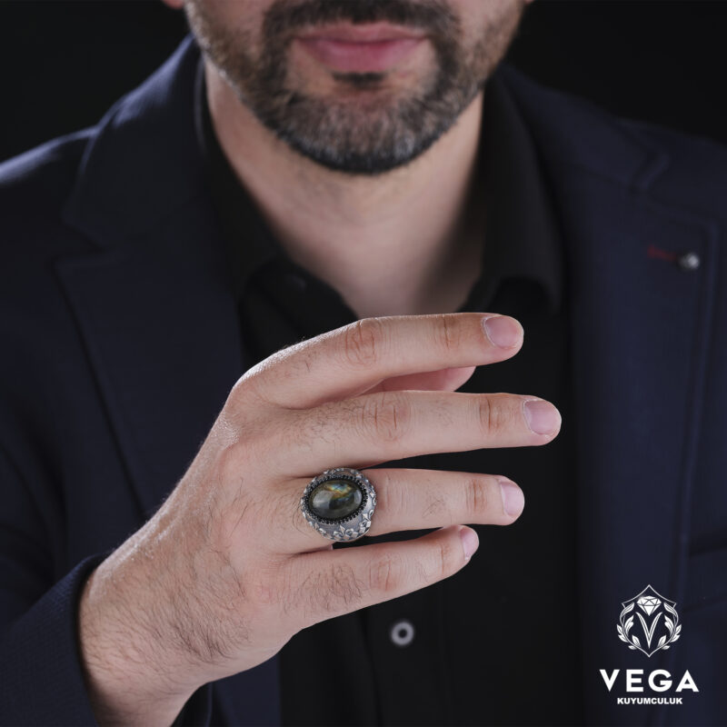 Labrodit Taşlı Yüzük