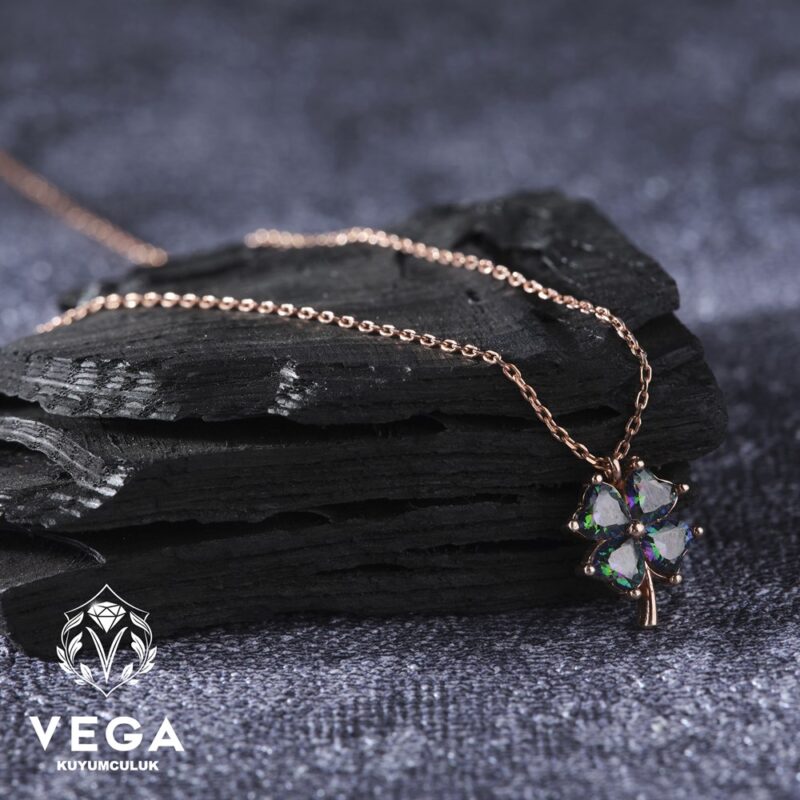 Dört Yapraklı Yonca Kadın Gümüş Kolye