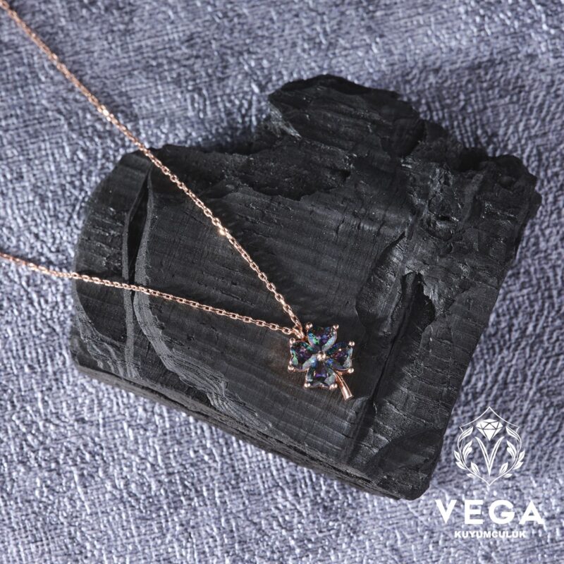 Dört Yapraklı Yonca Kadın Gümüş Kolye