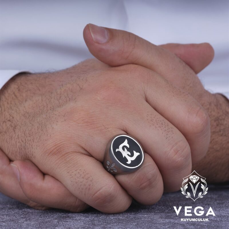 Harfli Gümüş Erkek Yüzük Modeli