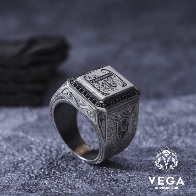 Harfli Gümüş Erkek Yüzük Modeli