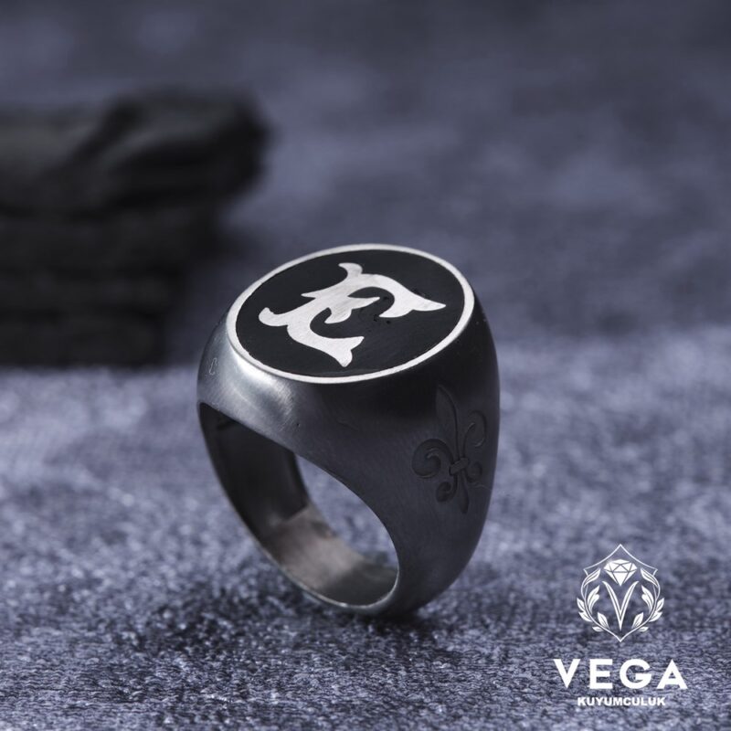 Harfli Gümüş Erkek Yüzük Modeli