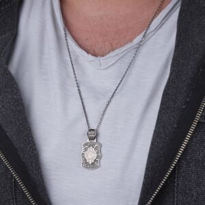 isimli-ve-ayetel-kursi-gumus-erkek-kol-4411-9.jpeg İsimli ve Ayetel Kürsi Gümüş Kolye Modeli