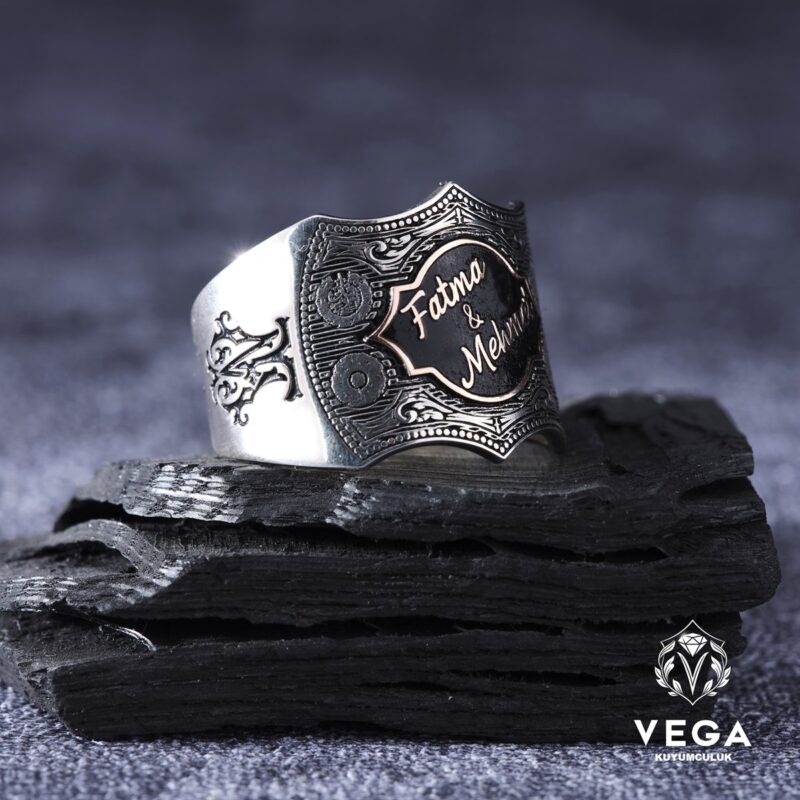 isimli-ve-etrafi-sureli-gumus-erkek-se-ec-2e7-1.jpeg İsimli ve Etrafı Sureli Gümüş Set