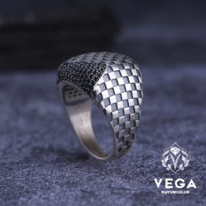 Mikro Taşlı Dama Gümüş Erkek Yüzük