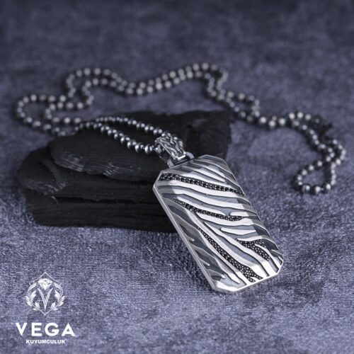 mikron-tasli-spor-gumus-erkek-kolye-749dc8.jpeg Mikron Taşlı Spor Gümüş Kolye