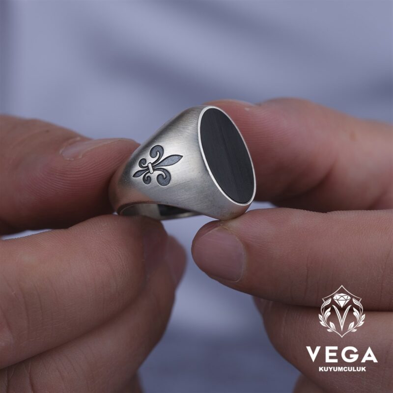 Siyah Taşlı Gümüş Erkek Yüzük