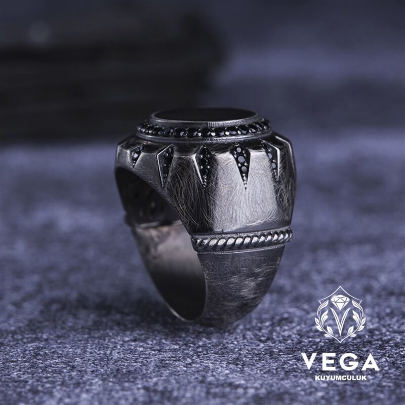 Yuvarlak Taşlı Gümüş Erkek Yüzük