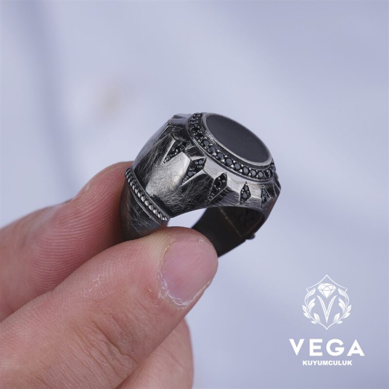 Yuvarlak Taşlı Gümüş Erkek Yüzük