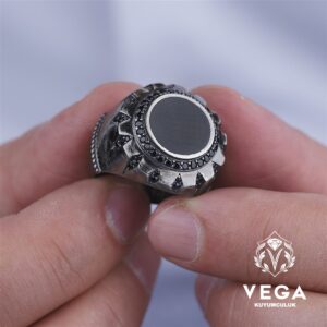 Yuvarlak Taşlı Gümüş Erkek Yüzük