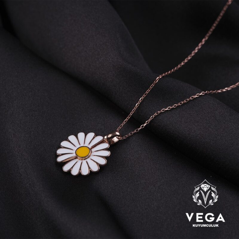 Açılabilir Papatya Kadın Kolye Modeli