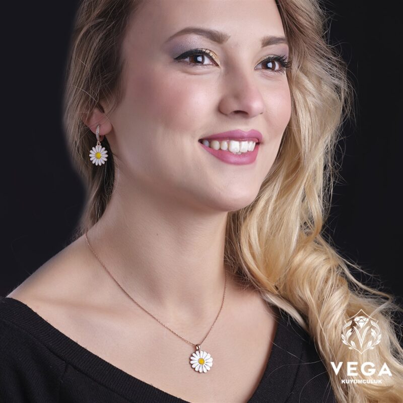 Papatya Set Kadın Kolye ve Küpe Modeli