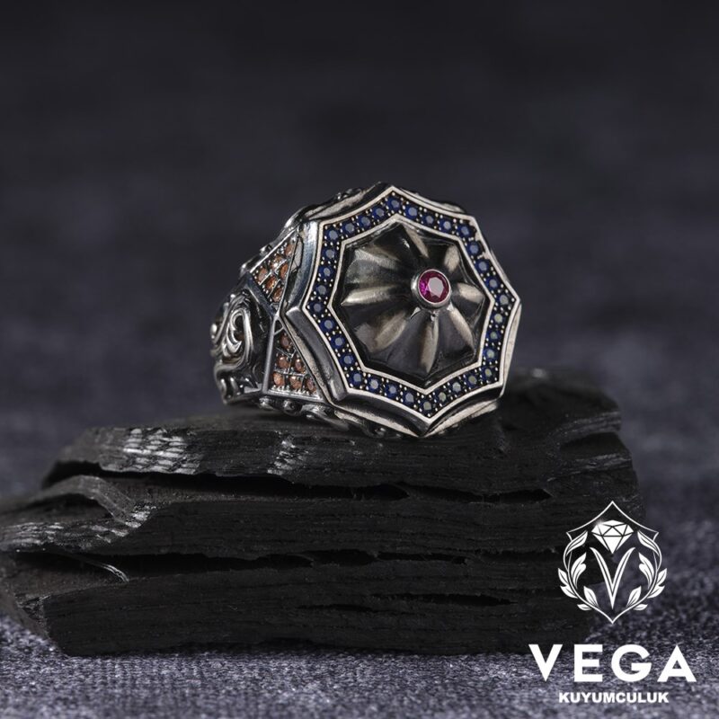 spor-gumus-erkek-yuzuk-modeli-8f60ac-1.jpeg Sekizgen Piramit Mikro Taşlı Yüzük