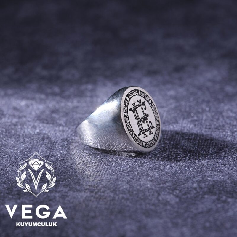 Oval Harfli Erkek Yüzük