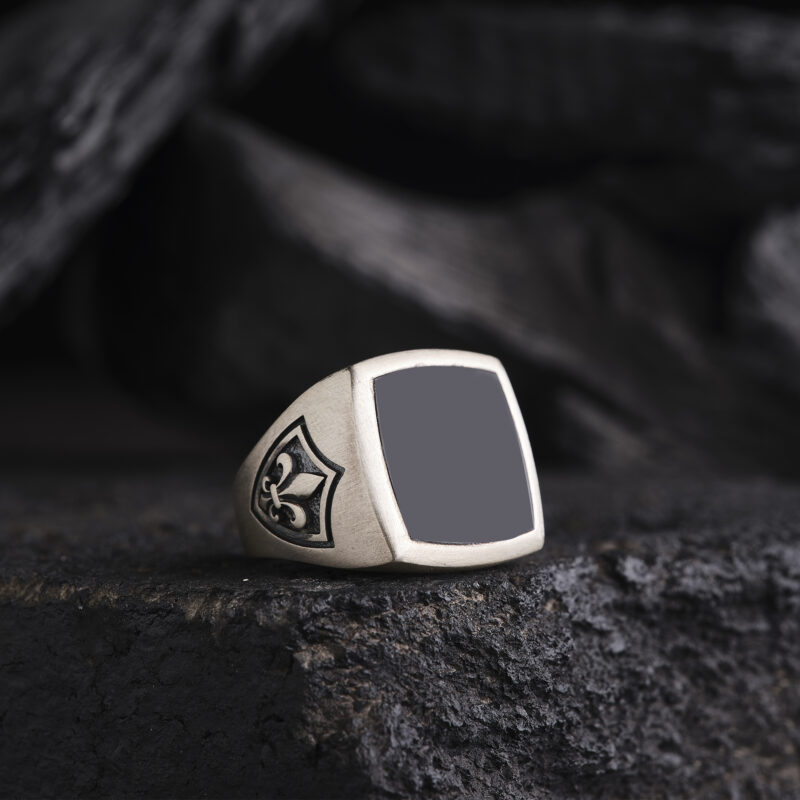 Siyah Taşlı Yüzük Modeli