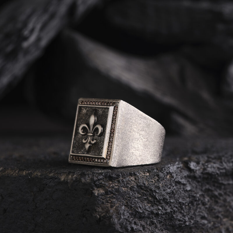 vega-kuyumculuk8676-copy.jpg Kare Mikro Taşlı Zambak Çiçeği Modeli