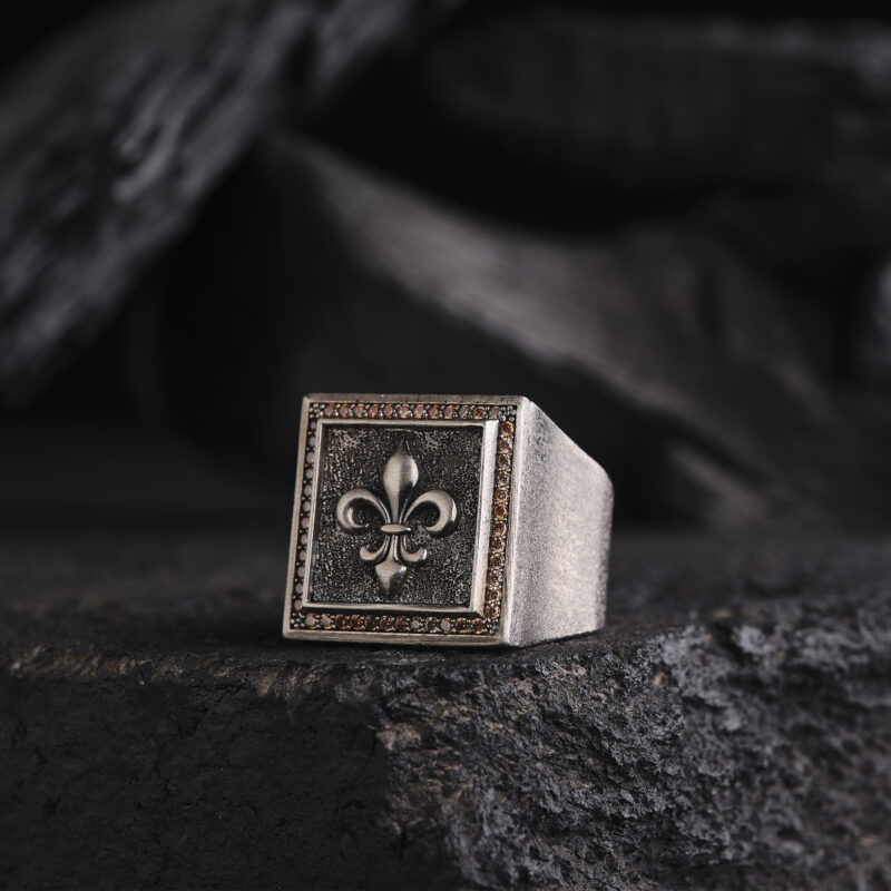 vega-kuyumculuk8677-copy.jpg Kare Mikro Taşlı Zambak Çiçeği Modeli