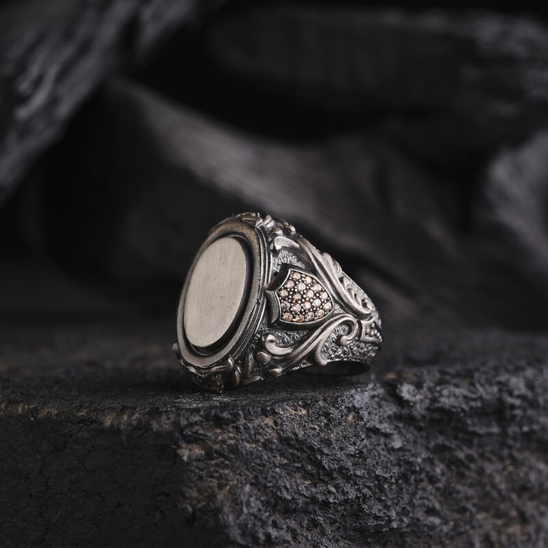 Kalkan Desenli Yüzük Modeli