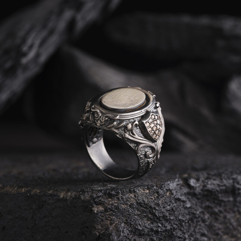 Kalkan Desenli Yüzük Modeli