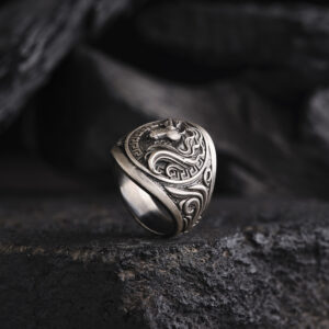 vega-kuyumculuk8741-copy.jpg At Figürlü Erkek Yüzük Modeli