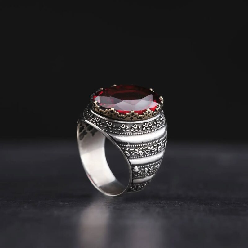 Kırmızı Taşlı Yüzük Modeli