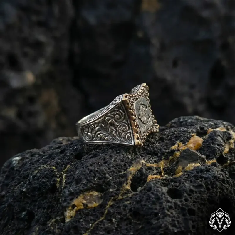 1 Selçuklu Motifli Harfli Gümüş Yüzük