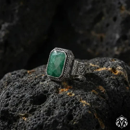 Kök Zümrüt Taşlı Gravür İşlemeli Gümüş Yüzük