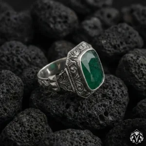 Kök Zümrüt Taşlı El Gravürlü Gümüş Yüzük