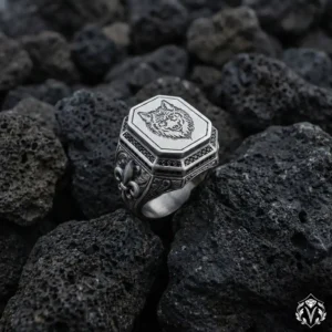 Bozkurt Figürlü Mikro Taş Detaylı Gümüş Erkek Yüzük