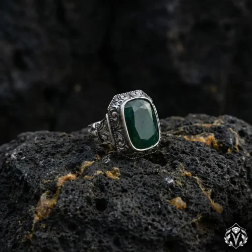 Kök Zümrüt Taşlı El Gravürlü Gümüş Yüzük