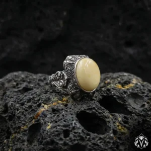 Damla Kehribar Taşlı Gravür İşlemeli Gümüş Yüzük