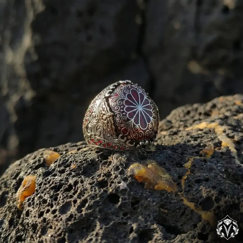 Kırmızı Kakma Taşlı Gümüş Yüzük