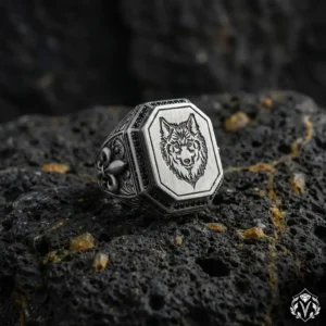 Bozkurt Figürlü Mikro Taş Detaylı Gümüş Erkek Yüzük