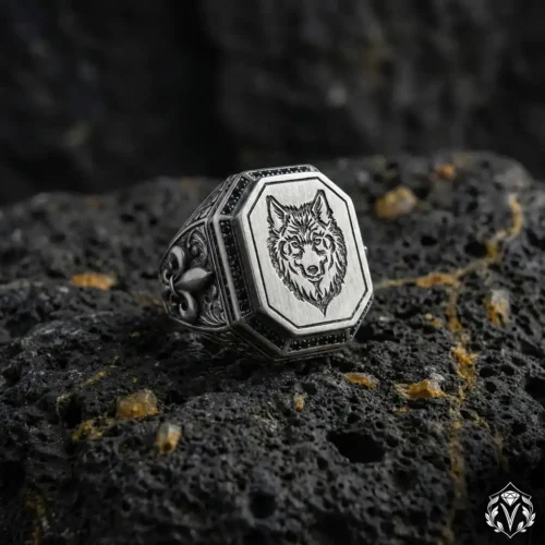 Bozkurt Figürlü Mikro Taş Detaylı Gümüş Erkek Yüzük