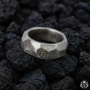 4 Mikro Strin Taşlı Gümüş Yüzük